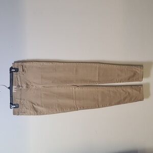 🔴 Midrise  skinny jeans, stretchy and fitted. Size 9